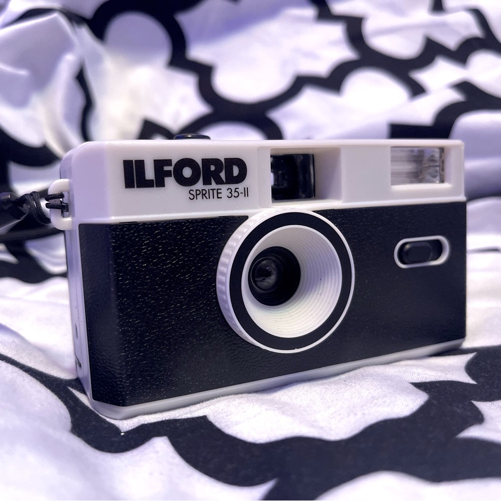 FILM CAMERA (ILFORD)